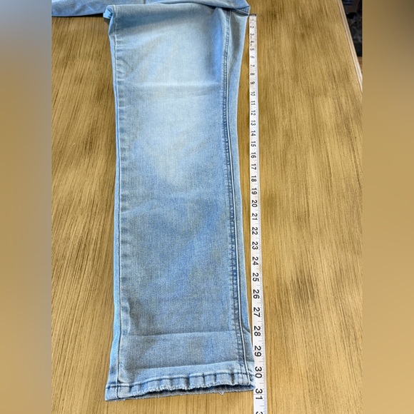 Judy Blue Boyfriend Jeans NWT Light Wash Mid Rise Stretch Denim 5/27 - Picture 7 of 7